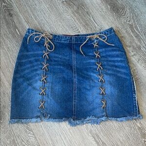 Younique Denim Lace-Up mini Skirt - Blue and Tan size 7
Y2K vintage